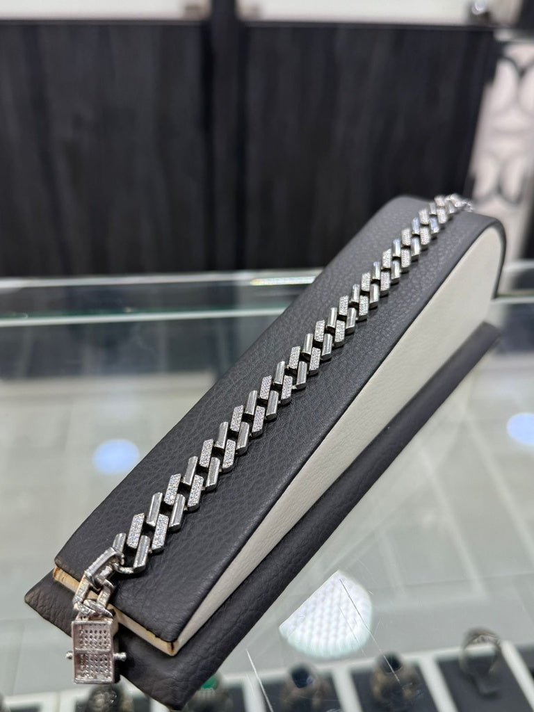 سوار "سلاسل القوة" – من الفضة الخالصة